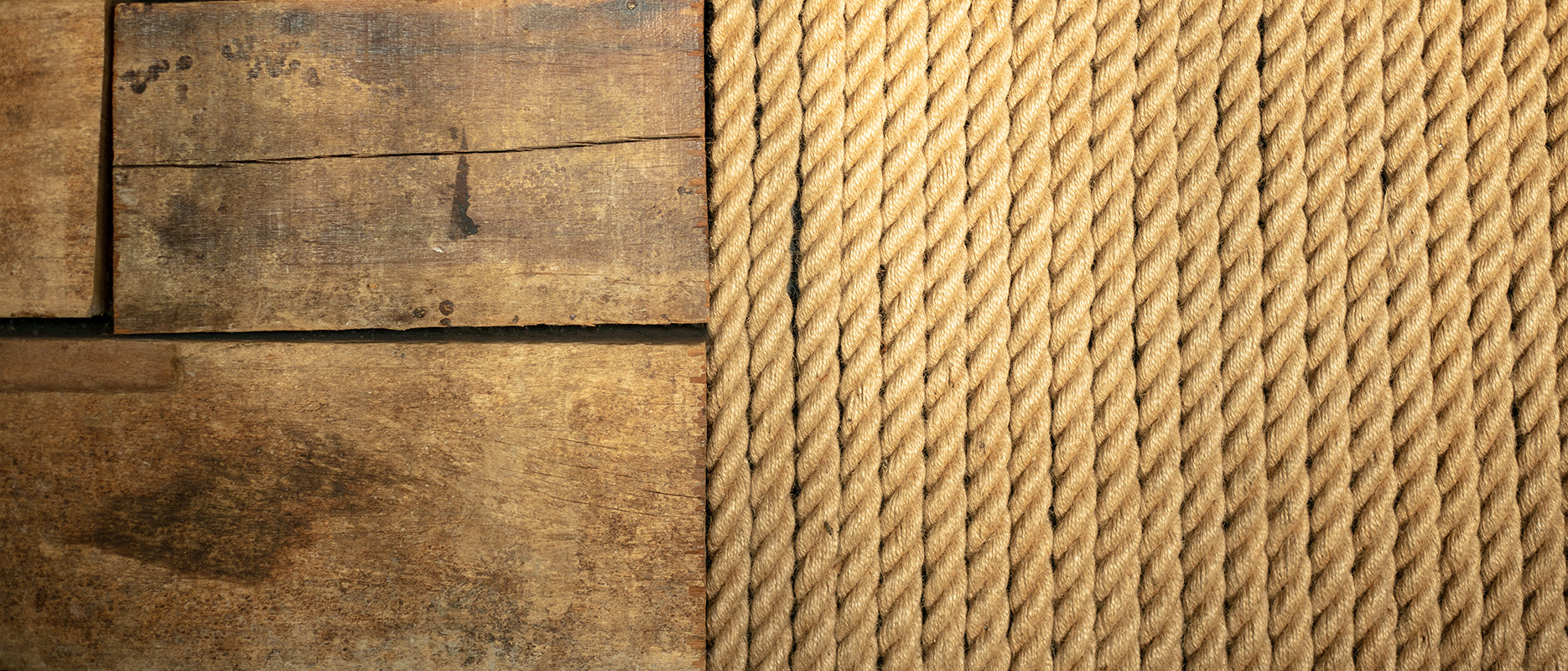 Wood and rope interior elements in Lancing Perch